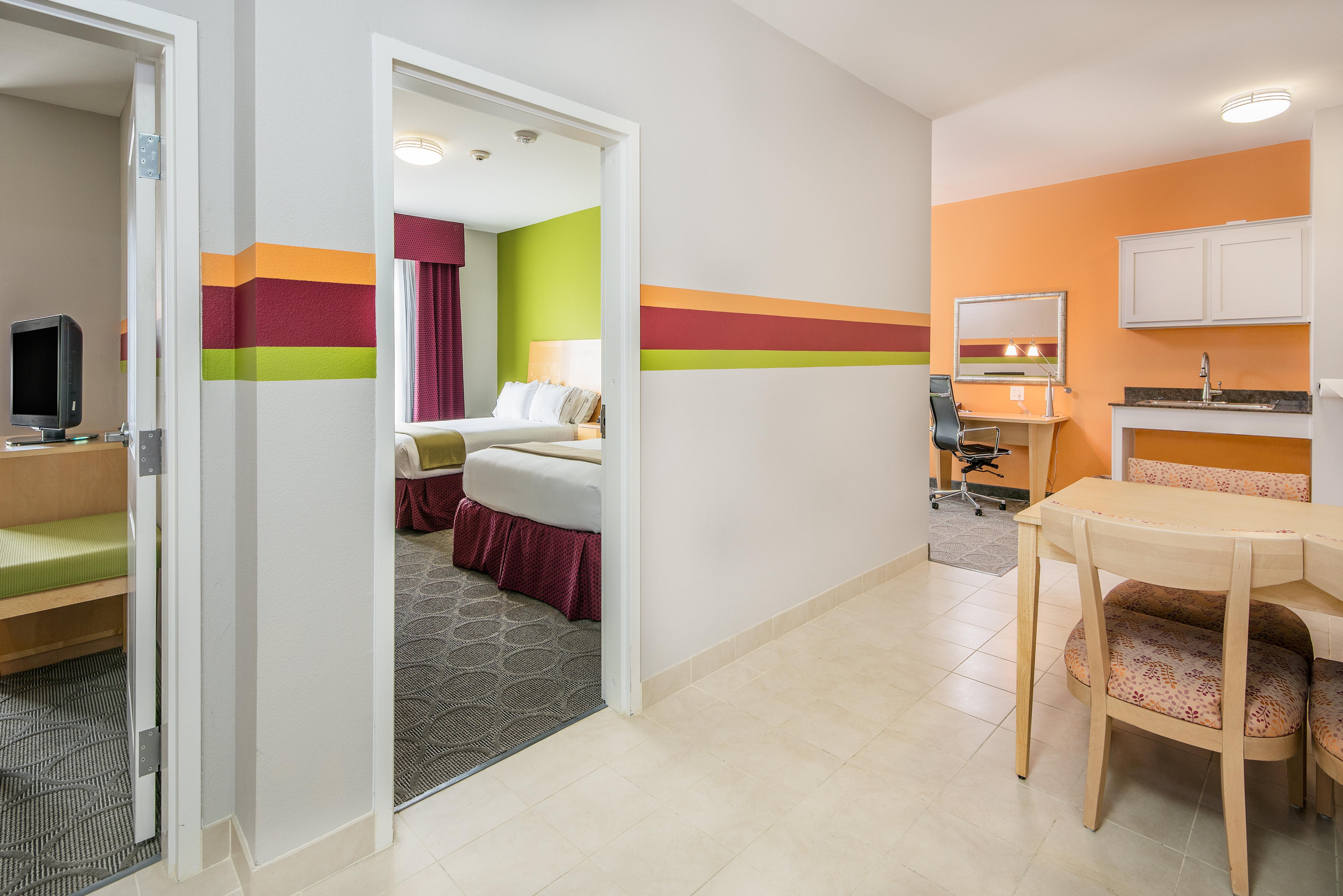 Holiday Inn Express Hotel & Suites Clute-Lake Jackson By Ihg Buitenkant foto