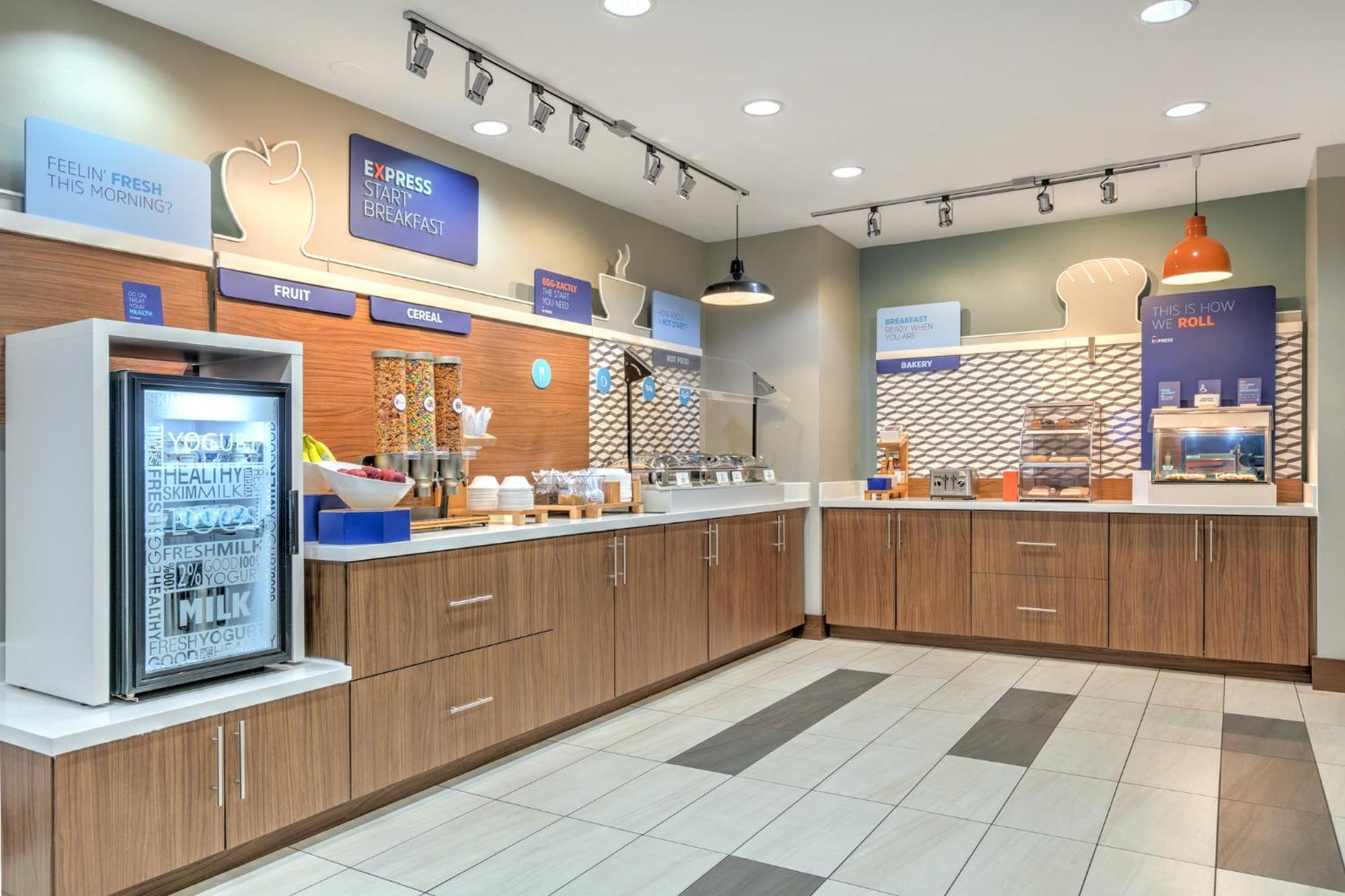 Holiday Inn Express Hotel & Suites Clute-Lake Jackson By Ihg Buitenkant foto