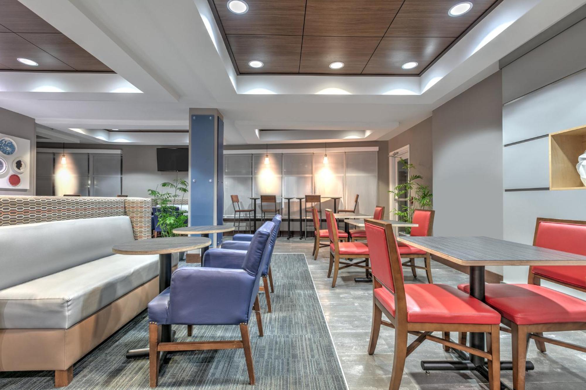 Holiday Inn Express Hotel & Suites Clute-Lake Jackson By Ihg Buitenkant foto