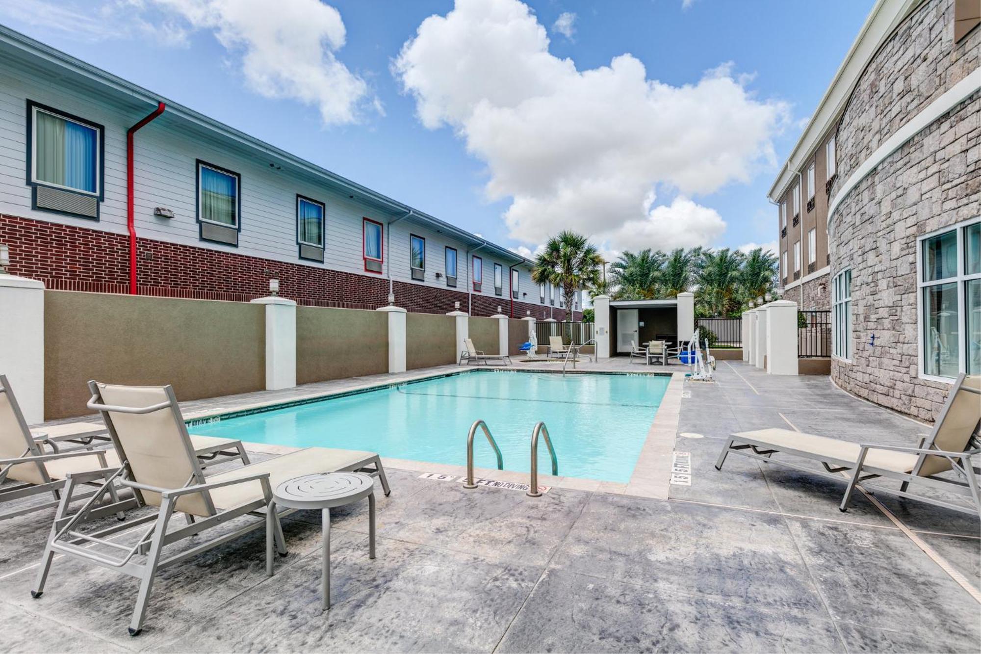 Holiday Inn Express Hotel & Suites Clute-Lake Jackson By Ihg Buitenkant foto