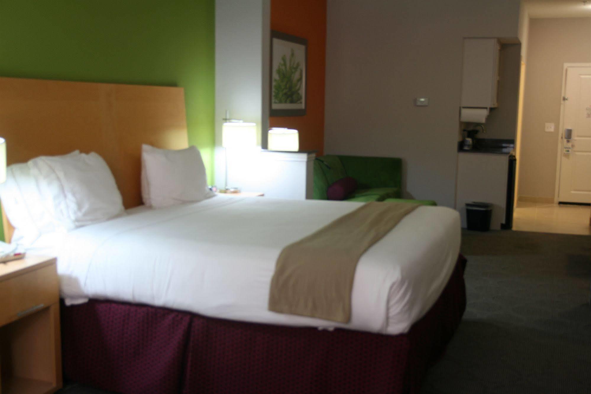 Holiday Inn Express Hotel & Suites Clute-Lake Jackson By Ihg Buitenkant foto